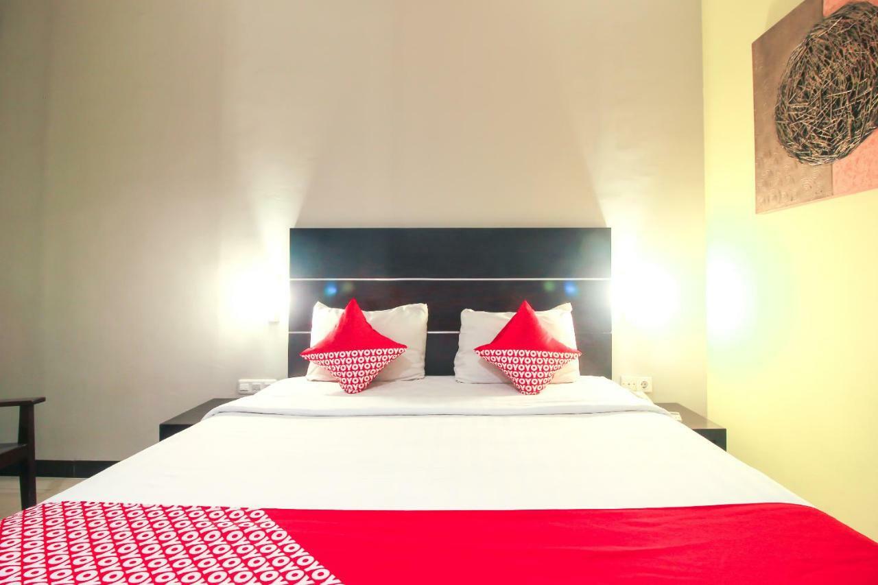 Aston Pekanbaru City Hotel Esterno foto