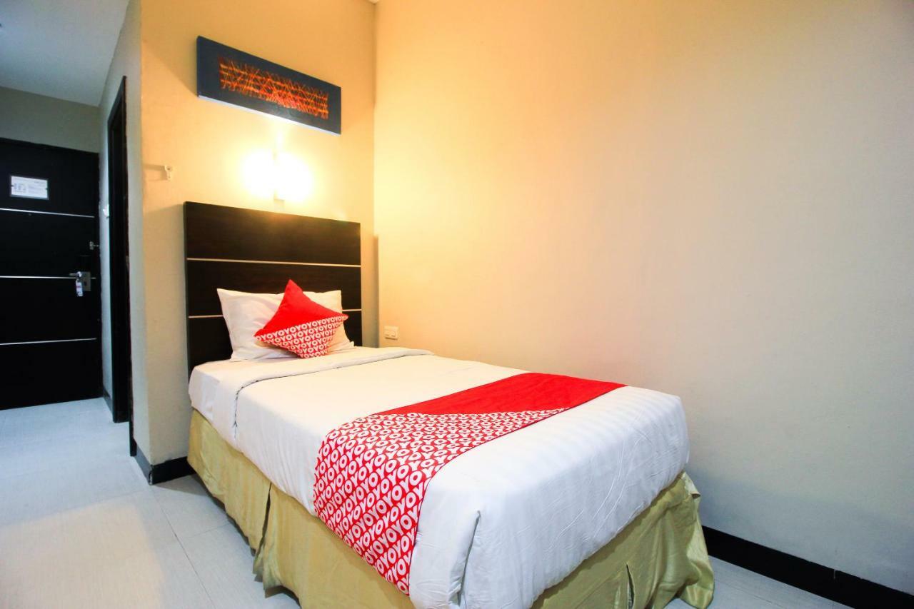 Aston Pekanbaru City Hotel Esterno foto