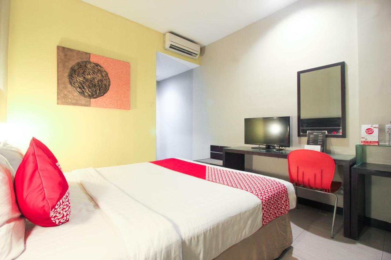 Aston Pekanbaru City Hotel Esterno foto