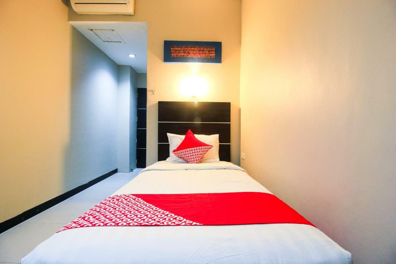 Aston Pekanbaru City Hotel Esterno foto