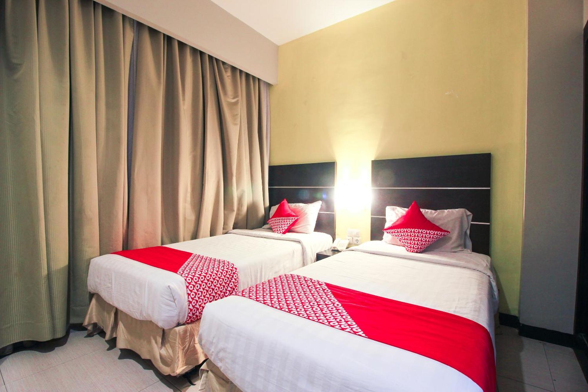 Aston Pekanbaru City Hotel Esterno foto