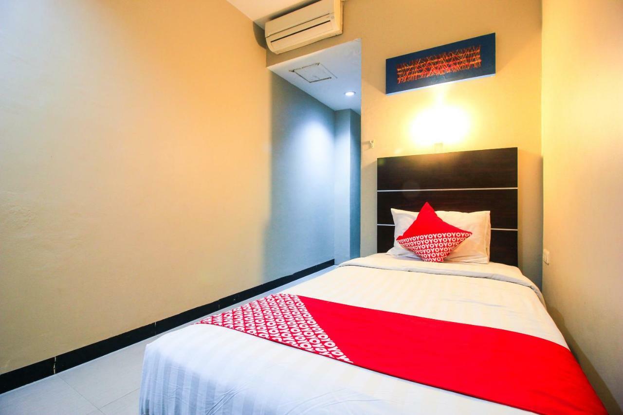 Aston Pekanbaru City Hotel Esterno foto