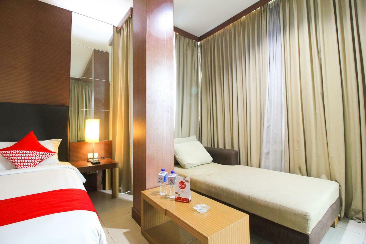 Aston Pekanbaru City Hotel Esterno foto