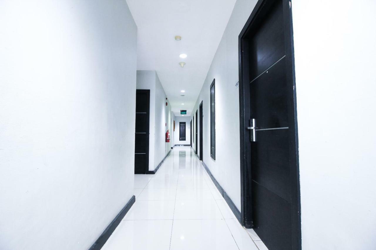 Aston Pekanbaru City Hotel Esterno foto